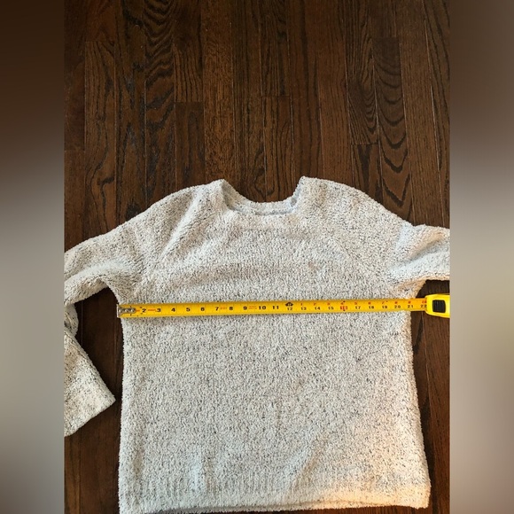 abercrombie kids Girls 15/16 Heathered White/Black Oversized Fuzzy Sweater - EUC - Picture 6 of 9